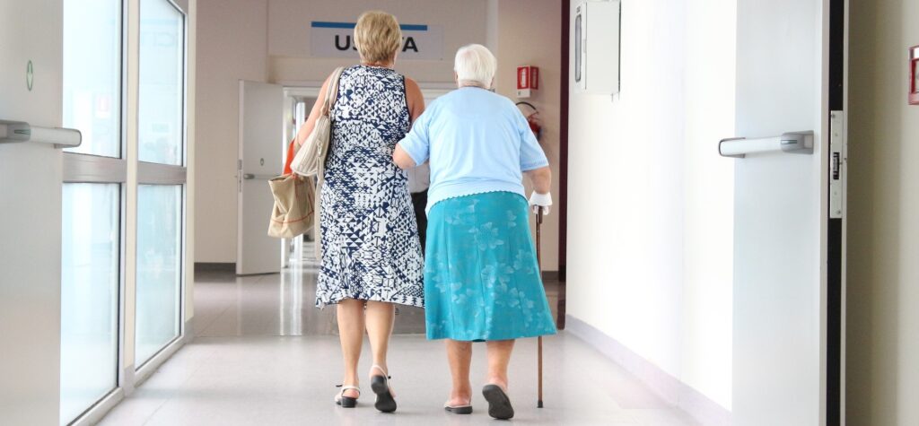 senior-citizens-1461424_1920